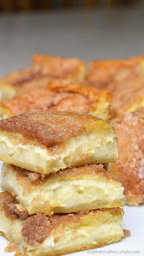 Sopapilla Cheesecake Squares Sopapilla Cheesecake Dessert, Sopilla Cheesecake Recipe, Cinnamon Sugar Cheesecake Bars, Sopilla Cheesecake Crescent Rolls, Sopallia Cheesecake, Mini Sopapilla Cheesecake, Soapipia Cheesecake Recipe, Cheesecake Sopapilla Recipe, Sopapilla Cheesecake Easy Crescent Rolls