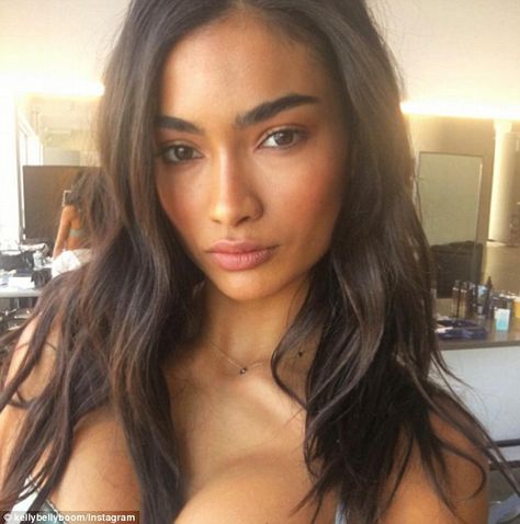 Cleopatra Beauty Secrets, Kelly Gale, Korean Beauty Secrets, Secret Photo, Enrique Iglesias, Anti Aging Beauty, Australian Models, Moisturizing Body Wash, Victoria Secret Fashion Show