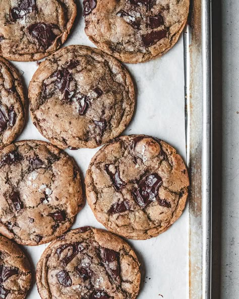 Sourdough Chocolate Chip Cookie — The Boy Who Bakes Rye Chocolate Chip Cookies, The Boy Who Bakes, Sourdough Chocolate Chip Cookies, Sourdough Starter Discard Recipe, Starter Recipes, Discard Recipes, Biscuit Recipes, Sourdough Starter Recipe, Sourdough Discard