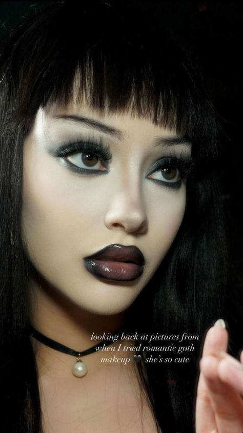 Isabellrrose Makeup, 60s Goth Makeup, 70s Goth Makeup, Read Goth Makeup, Goth Makeup No White Base, Mopey Goth Makeup, Goth Looks Makeup, Goth Inspired Makeup, Creative Goth Makeup