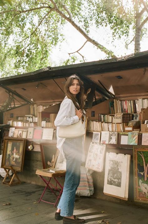 Felicia Sewerinsson Parisian Chic Photoshoot, Paris Street Editorial, Vintage Street Photoshoot, French Style Photoshoot, Paris Fashion Photoshoot, Paris Street Photoshoot, Parisian Photoshoot Ideas, Paris Portrait Photography, Paris Street Photography