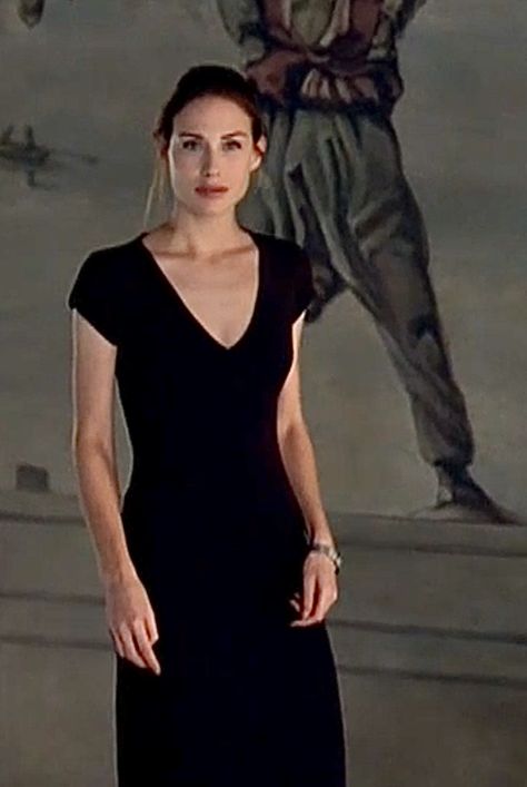 Claire Forlani, 90s Aesthetic, Minimalist Chic, 90s Outfit, Face Claims, Types Of Fashion Styles, That Look, Little Black Dress, Black Dress