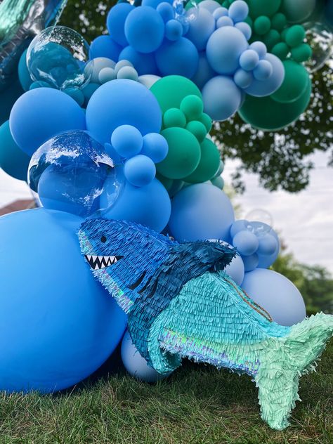 Under The Sea Birthday Party Boy, Sea Balloon Garland, Under The Sea Balloon Garland, Underwater Birthday, Shark Party Decorations, Ocean Birthday Party, Shark Themed Birthday Party, Nautical Themed Party, Ocean Birthday