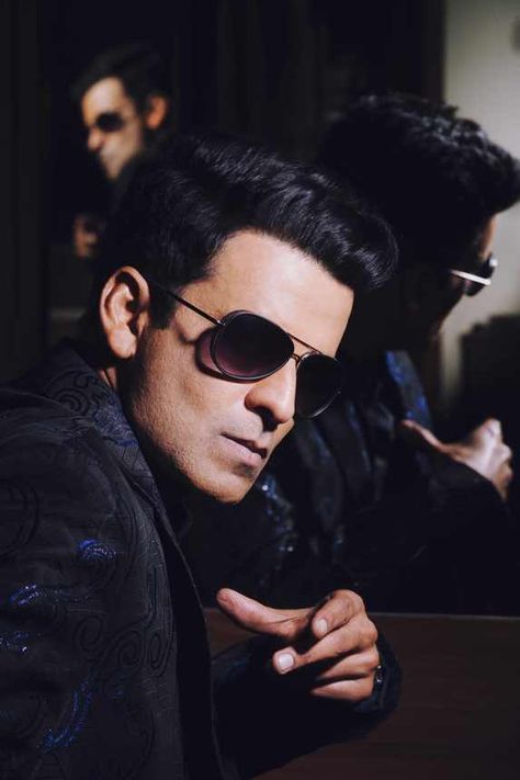 Manoj Bajpayee’s fitnesss funda http://www.indianshowbiz.com/?p=91908 Manoj Bajpayee, Indian Actors, Tamil Language, National Film Awards, Film Awards, Book Worth Reading, Celebrity Style, Mens Sunglasses, Actors