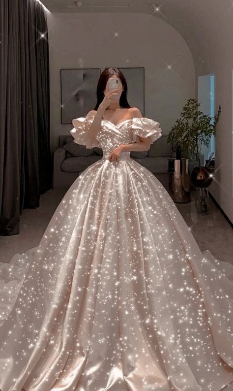 #beautiful #dress #glitter #cute #cutegirl #White Sparkly Puffy Dress, Silver Ball Gown Princesses, Long Puffy Dresses Ball Gowns, White Dress Sweet 16, Big Dress Drawing, Puffy Dresses Ball Gowns, Fantasy Princess Dress Aesthetic, Ball Room Dresses, Puffy White Dress