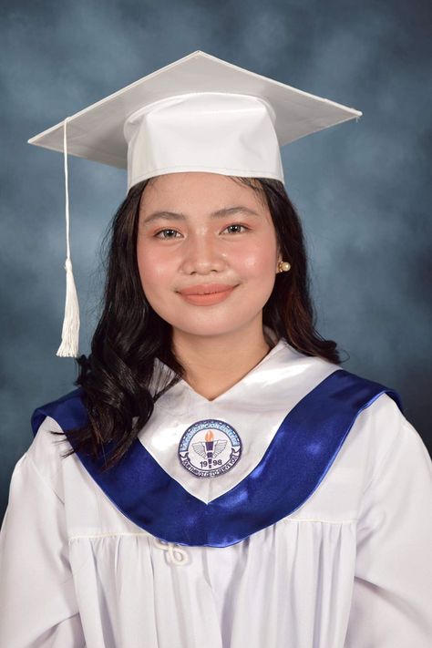 Light Make Up For Graduation Pictorial, White Toga Graduation Pictures, Graduation Toga Pictures, Make Up For Graduation Pictorial, Graduation Creative Shot Ideas Philippines, Pictorial Hairstyles, Creative Shot For Graduation Philippines, Filipiniana Graduation Picture, Graduation Pic Makeup