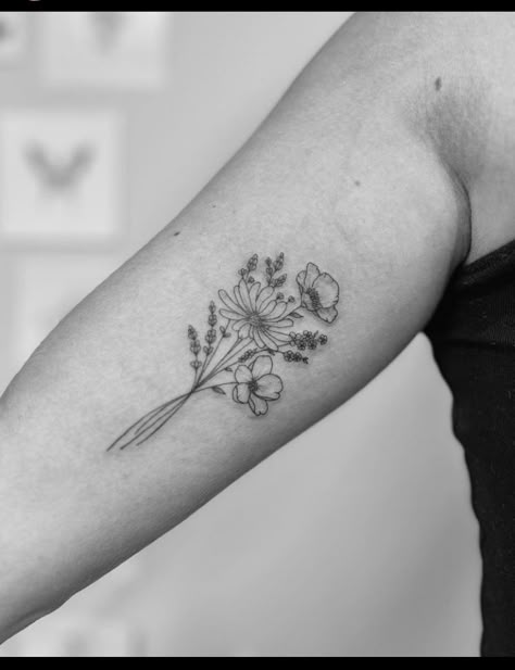 Flower Bouquet Tattoo, Henna Inspired Tattoos, Bouquet Tattoo, Wildflower Tattoo, Tasteful Tattoos, Bff Tattoos, Badass Tattoos, Wildflower Bouquet, Girly Tattoos