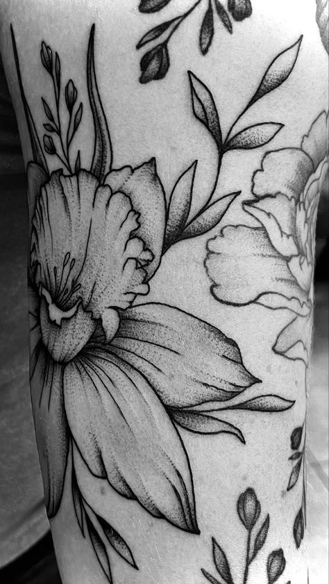 Daffodil tattoo, black and grey whip shading tattoo, floral tattoo IG*@theluna__* Whipped Shading Tattoo, Daffodil Tattoo Shaded, Black And Grey Daffodil Tattoo, Black Daffodil Tattoo, Black And White Daffodil Tattoo, Daffodil Tattoo Black And White, Grey Shading Tattoo, Daffodil Tattoo Sleeve, Dafodill Flowers Tattoo