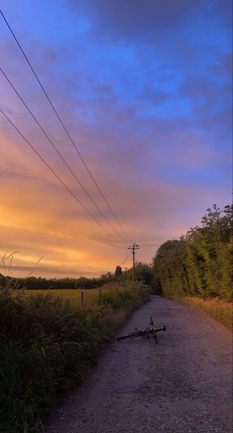 Morning Bike Ride Aesthetic, Biking At Night Aesthetic, Bike Ride At Night Aesthetic, Bike Sunset, Dirt Bike Sunset, Sunset Bike Ride, Watching The Sunset, Bike Rides, The Sunset