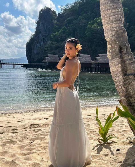 Island Trip Outfit, Krabi Outfit Ideas, Bora Bora Outfits, Siargao Outfit, Caribbean Outfits Vacation, Island Vacation Outfits Tropical, Beach Resort Aesthetic, Goa Outfits Beach, Sunset Beach Outfit