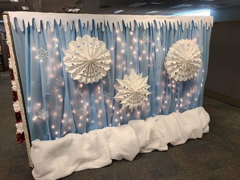 Frozen Christmas Decorations Office, Winter Wonderland Work Cubicle, Winter Dance Backdrop, Winter Wonderland Office Door, Cubicle Winter Wonderland, Frozen Office Decorations, School Hallway Christmas Decorations Winter Wonderland, Snow Theme Christmas Decorations, Snowflake Dance Decorations