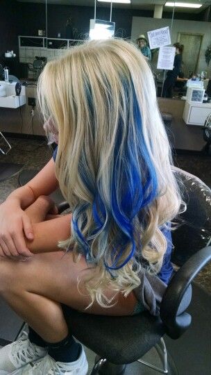 Did my sister's color. Natural blonde. Blue peekaboo Blue And Blonde Hair, Blonde Y2k, Blonde Scene Hair, Peekaboo Blonde, Blue Peekaboo, Blonde And Blue Hair, Peekaboo Hair Colors, 2000s Punk, Underlights Hair