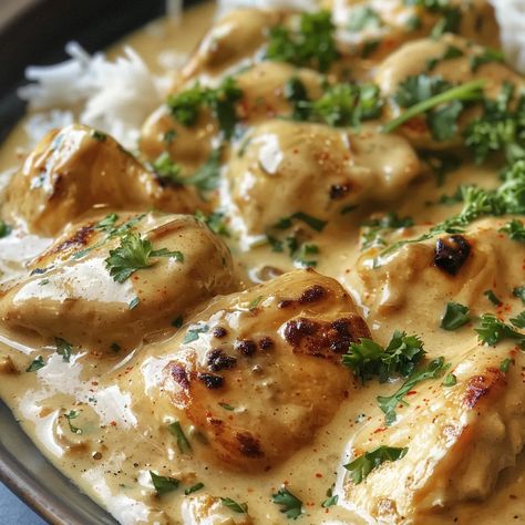 Creamy Garlic Butter Chicken, Olive Oil Sauce, Decadent Dinner, Creamy Garlic Mushrooms, Creamy Chicken Recipes, Creamy Garlic Chicken, Buttered Noodles, Butter Chicken Recipe, Chicken Breast Seasoning