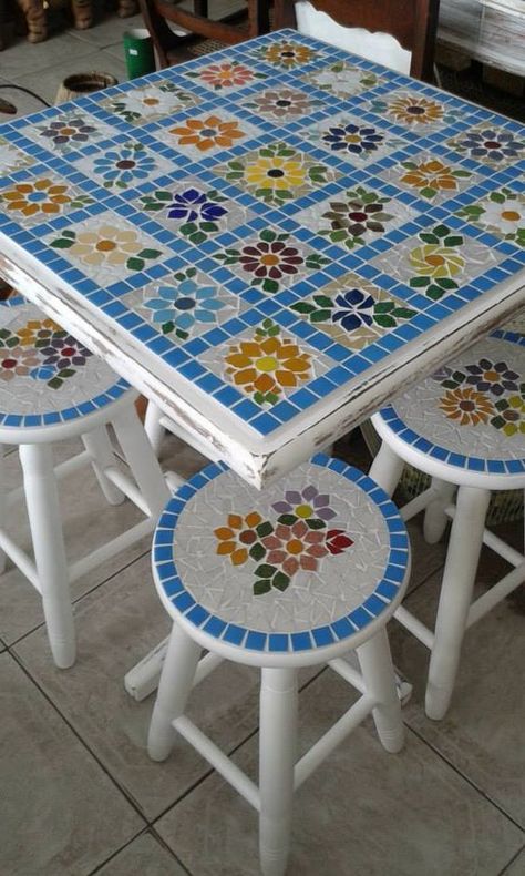 Mosaic Dresser Top, Simple Mosaic Patterns, Simple Mosaic, Mosaic Furniture, Mosaic Table Top, Mosaic Art Projects, Mosaic Stained, Mosaic Tile Art, Mosaic Madness