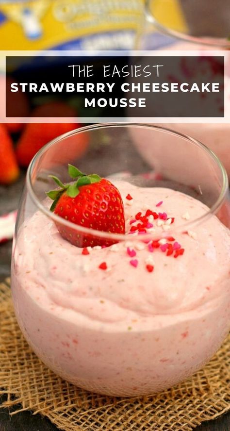 Strawberry Cheesecake Mousse, Strawberry Mousse Recipe, Strawberry Mouse, Easy Strawberry Cheesecake, Cheesecake Mousse, Strawberry Mousse, Treats Recipes, Mystery Party, Mousse Recipes