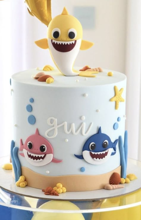 Baby Shark Birthday Cake Boy, Baby Shark Birthday Party Boy, Shark Themed Cakes, Baby Shark Cake, Shark Birthday Cakes, Cartoon Birthday Cake, Shark Themed Birthday, Shark Themed Birthday Party, Baby Birthday Ideas