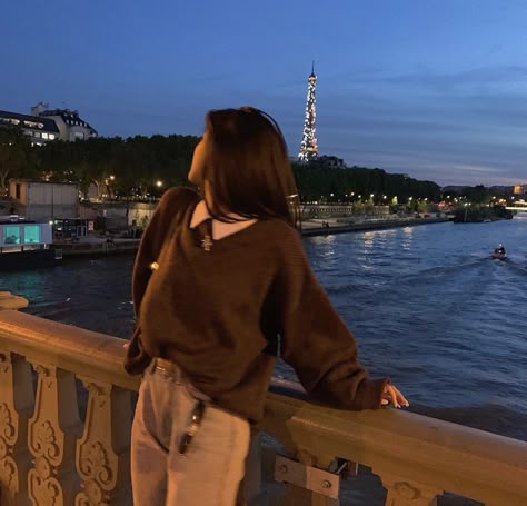 Fashion Inspo Instagram, Sahar Luna, Travel Outfit Plane, 사진 촬영 포즈, Instagram Pose, Instagram Life, Jolie Photo, Mode Inspo, How To Pose