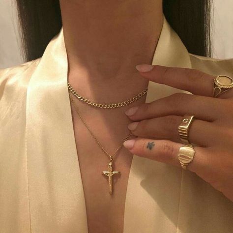 Cross necklace - gold dainty necklace - gold cross necklace - chain necklace - Etruria layered cross necklace - Revolve jewelry - statement ring - signet ring Cross Necklace For Women, Chique Outfits, Tiffany Jewelry, Stylish Necklace, Gold Accessories, Pendant Gold, Jewelry Inspo, Necklace For Women, Piercing Jewelry