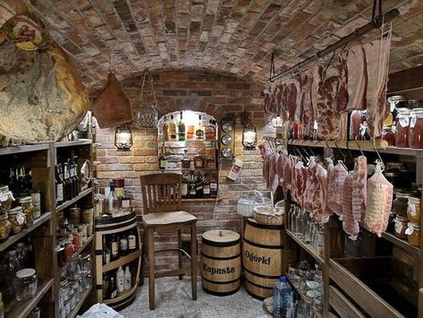 Homesteaders Pantry, Meat Cellar, Rustic Cellar, Root Cellar Ideas, Food Cellar, Root Cellar Storage, Italian Pantry, Root Cellars, Food Storage Rooms