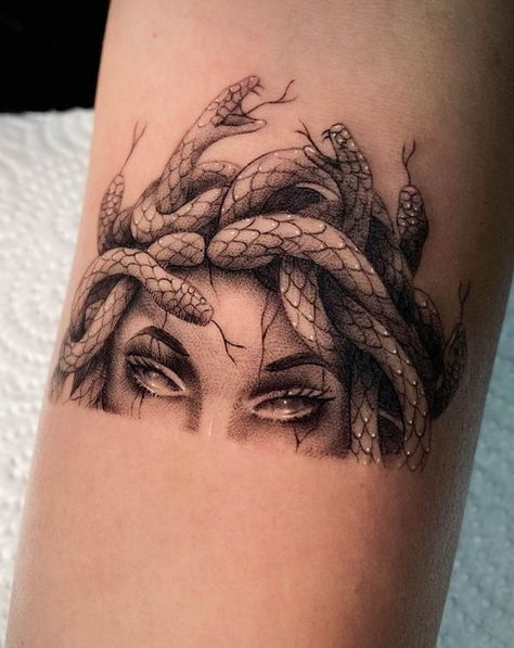 Medusa Tattoos, Medusa Tattoo Design, Pola Tato, Medusa Tattoo, Tatuaje A Color, Dope Tattoos For Women, Detailed Tattoo, Discreet Tattoos, Tattoo Designs And Meanings