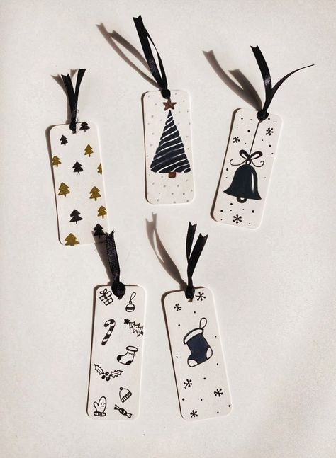 #craft #DIY #handmade #bookmark #christmas #2023 Diy Christmas Bookmarks, Christmas Bookmarks Diy, Christmas Crafts Adults, Watercolour Bookmarks, Bookmark Christmas, Christmas Bookmark, Xmas Gift Tags, Painted Christmas Gifts, Christmas Gift Tags Diy