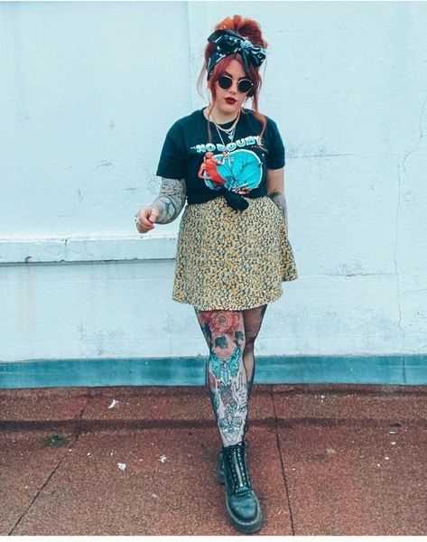 Grunge Festival Outfit Plus Size, Plus Size Outfits Belly, Plus Size Hipster Outfits Summer, Rock Style Outfits Plus Size, Midsize Festival Fashion, Yallternative Aesthetic Outfits Plus Size, Popular Clothing Styles 2023, Laua Outfits For Women, Alternative Curvy Outfits