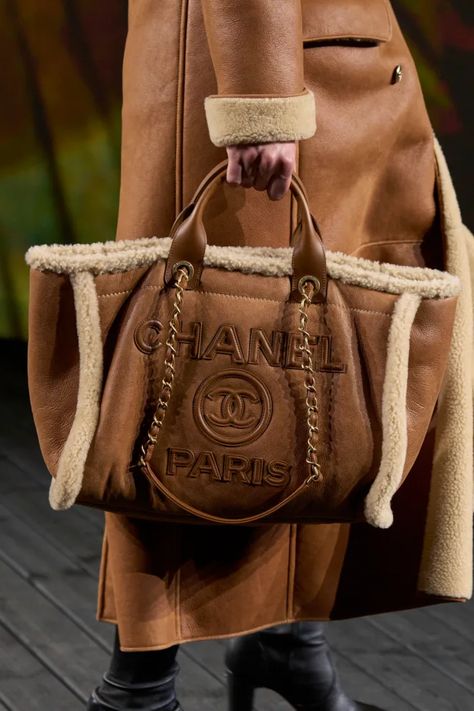 The 37 Best Bags From Paris Fashion Week Fall 2024 - Fashionista 2025 Fashion Trends, Multi Pocket Bag, Chanel Cambon, Chanel Runway, 2025 Fashion, Classic Flap Bag, Milano Fashion Week, Best Handbags, Fall Winter 2024