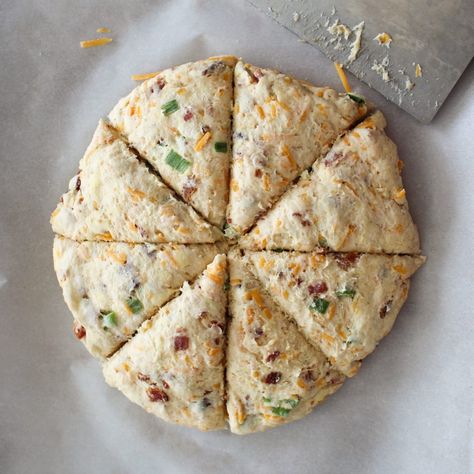 Sourdough Scones with Bacon and Cheddar - Homegrown Havens Savory Sourdough Inclusions, Savory Sourdough Scones, Sourdough Party Food, Sourdough Brunch Ideas, Sourdough Discard Scones Recipes, Sourdough Dinner Recipes, Healthy Sourdough Discard Recipes, Sourdough Discard Breakfast, Sourdough 101