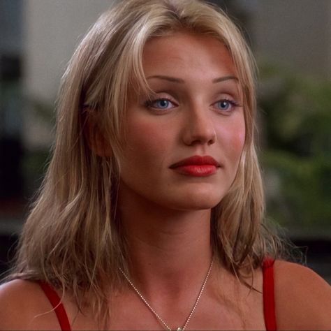 Cameron Diaz The Mask, The Mask 1994, Cameron Diaz Hair, Smink Inspiration, 90s Hairstyles, Cameron Diaz, Halloween 2024, The Mask, Hair Goals