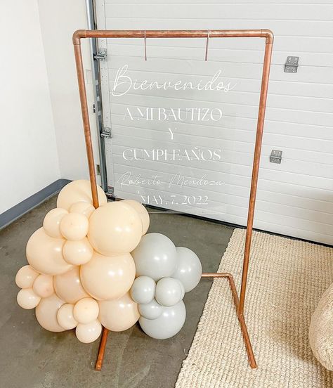 Welcome Sign With Balloons, Balloon Sign, Custom Welcome Sign, Party Entrance, Instagram Add, Entrance Sign, Sign Stand, Ikea Frames, Easels