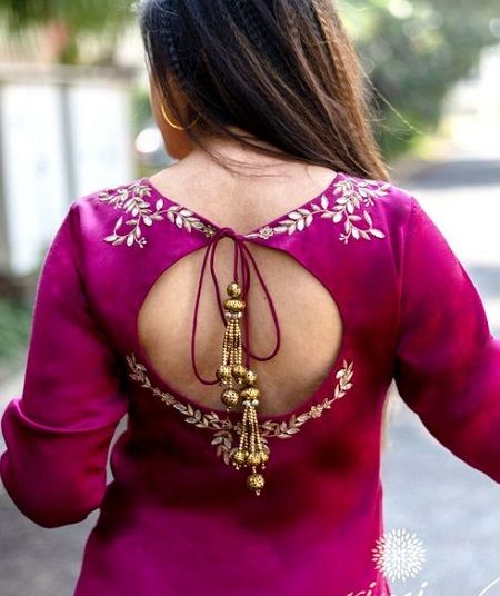 Dress Back Neck Designs Punjabi, Kurti Back Pattern, Neckline Designs 2023, Chudidhar Back Neck Designs, Back Neck Design For Suit, Suit Back Neck Design, Suit Back Neck Designs Indian, Back Neck Designs For Suits, Pink Indian Dress