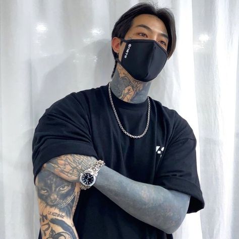 Korean With Tattoos, Tatted Asian Man, Tattoo Asian Men, Tattooed Asian Men, Asian Tattoos Men, Kim Jisung, Man With Tattoos, Biker Aesthetic, Handsome Asian Men