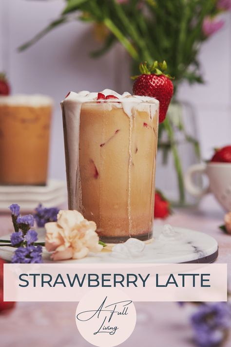 Strawberry Iced Latte, Strawberry Drink Recipes, Strawberry Latte, Strawberry Simple Syrup, Espresso Recipes, Strawberry Protein, Strawberry Drinks, Strawberry Syrup, Strawberry Flavor