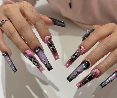 Black Nails Aesthetic, Aesthetic Nail Designs, Pink Aura Nails, Sweet 16 Nails, Nail Art Black, Aesthetic Nail, Aura Nails, Nails Y2k, Aesthetic Nails