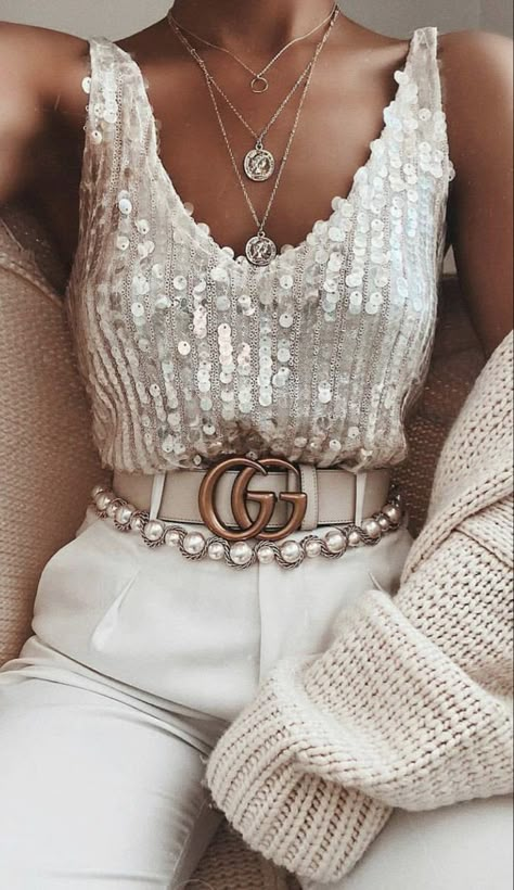 Chique Outfits, Eve Outfit, New Years Eve Outfits, Sequin Top, White Pants, Look Chic, Cute Casual Outfits, Discount Code, Look Fashion