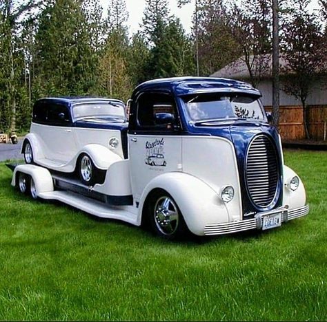 Concept Cars Vintage, Hot Rod Pickup, Lowrider Trucks, Dream Car Garage, Cab Over, Antique Trucks, Classic Cars Trucks Hot Rods, Classic Pickup Trucks, Hot Rod Trucks