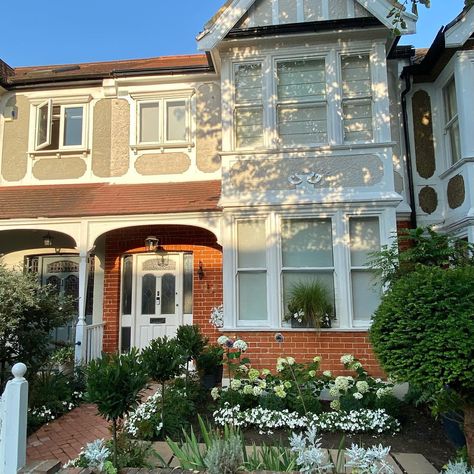 A Sympathetic Edwardian Renovation — Love Renovate Edwardian Semi Detached House, Small Edwardian Living Room, Edwardian House Exterior Uk, Edwardian Style Home, Edwardian Farmhouse, Edwardian Exterior, Edwardian House Exterior, Edwardian Renovation, Edwardian House Interior