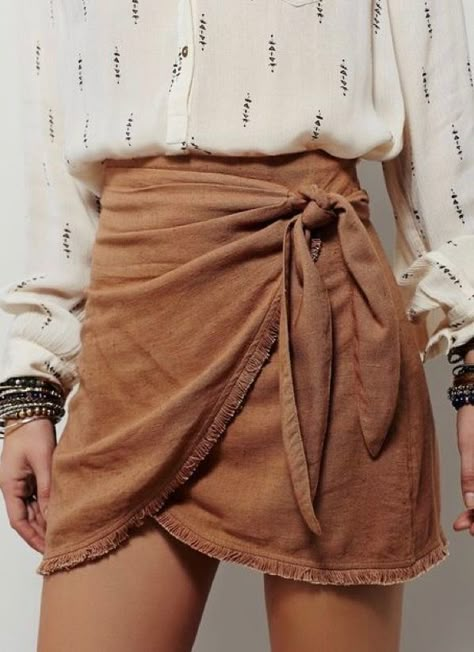 Denim Shorts Outfit, Mode Hippie, Stil Boho, Bohol, Looks Street Style, A Skirt, Maxi Skirts, Summer Fabrics, 가을 패션