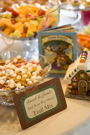 Hansel And Gretel Food Ideas, Fairytale Baby Shower, Fairytale Birthday, Girl Shower Themes, Storybook Baby Shower, Fairytale Party, Trendy Baby Shower Ideas