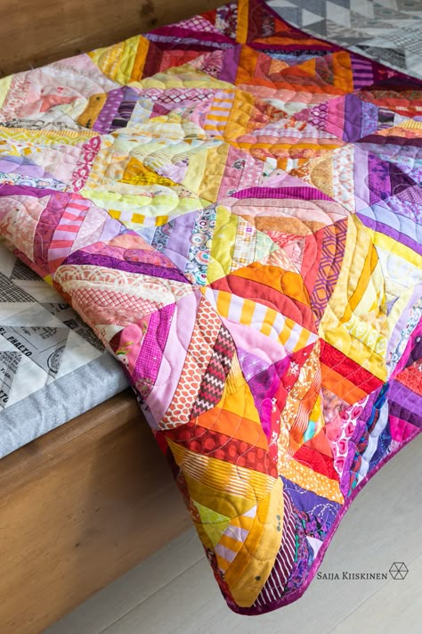 Pomada Bright Color Quilt Patterns, Brightly Quilt Pattern, Patchwork Pillows Ideas, Quilt Curtains, Patchwork Inspiration, Bright Quilts, Colorful Quilt, String Quilt, Quilting Designs Patterns