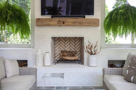 30 Stunning White Brick Fireplace Ideas (Part 1) White Brick Fireplace Ideas, Outdoor Living Space Diy, Brick Fireplace Ideas, Barbacoa Jardin, Brick Living Room, Fireplace Brick, White Brick Fireplace, Diy Outdoor Fireplace, Porch Fireplace