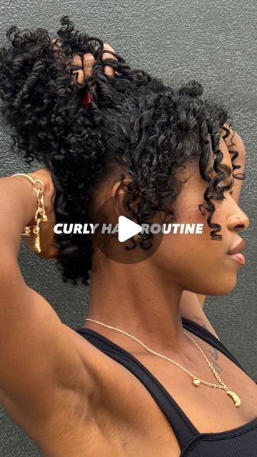 TIA TAMARA | 🧚🏽✨🪩💗 on Instagram: "the wash day routine that currently has a 100% success rate 💞➰✨ curly girlsss: add these products to your cart immediately. Linked all products in one place in my bio. 🫶🏽

#curlyhair #curlyhairroutine #curlyhairstyles #curlygirl #naturalhair #blackcontentcreator #atlinfluencers #washdayroutine #beautytips #hairgrowthtips #curlybeauties #curlyhairproducts #forthegirls" How To Style Really Curly Hair, Curly Hair Professional Looks, Curly Wash Day Routine, Curly Hair Routine Black Women, Curly Hair Hairstyles Black Women, Head Band Curly Hair Styles, Curly Hair Tied Back, Curly Hair Accessories Ideas, 3b 3c Curly Hairstyles