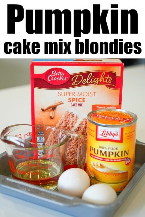 Pumpkin blondies using cake mix are the best! If you're ready for a sweet dessert you can throw together with Fall flavors, this is it! #pumpkin #blondies #brownies Spice Cake Mix Recipes, Pumpkin Blondies Recipe, Pumpkin Spice Brownies, Jiffy Mix Recipes, Blondies Brownies, Pumpkin Blondies, Pumpkin Cake Mix, It Pumpkin, Moist Spice Cake