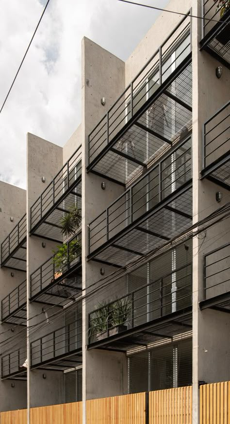 Gallery of Vibe Building / COOP Arquitectos - 9 Apartment Outside, Commercial Steel Buildings, Kisi Kisi, Old Houses Renovation, Rental Ideas, Apartment Block, House Concept, Huge Houses, Tiny Room