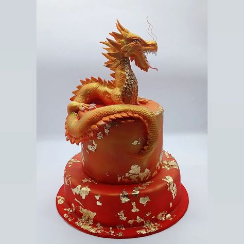 Chinese Dragon Cake #chinesedragoncake Dragon Fruit Cake Decoration, Dragon Cake Ideas Simple, Chinese Dragon Cake, Chinese Dragon Cake Ideas, Dragon Cake Design, Dragon Bday Cake, Chinese Cake, Dragon Cake, Dragon Birthday