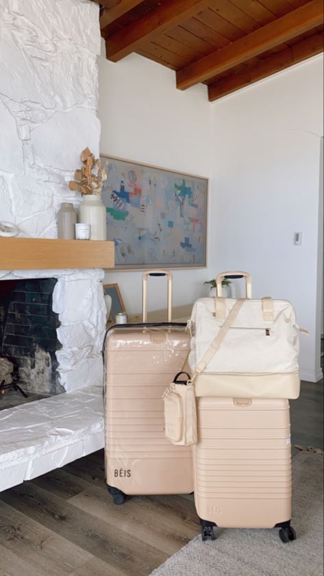 Suite Case Aesthetic, Suitcase Set Aesthetic, Aesthetic Luggage Sets, Beis Luggage Aesthetic, Cute Suitcase Aesthetic, Suit Case Aesthetic, Koper Traveling Aesthetic, Koper Aesthetic, Packing Aesthetic Suitcase