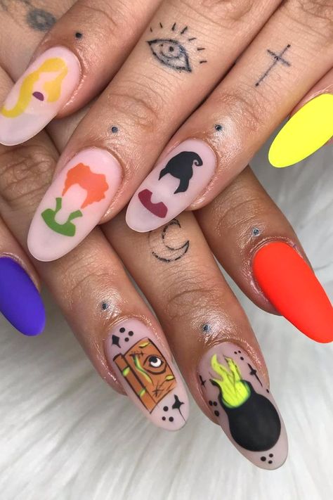 Just A Bunch of Hocus Pocus Halloween Nail Design - 34 Creepy, Cute & Chic Halloween Nail Designs 2023 Halloween Nail Design, Candy Corn Nails, Horror Nails, Witch Nails, Halloween Acrylic, Crazy Nail Art, Glitter Accent Nails, Hocus Pocus Halloween, Halloween Acrylic Nails