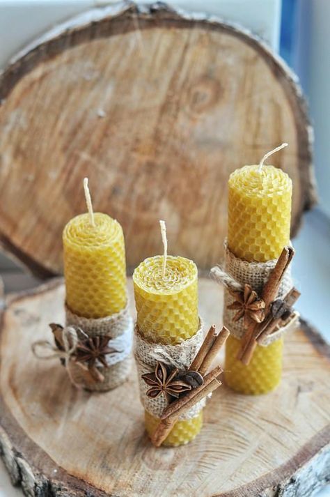 Beeswax Sheet Candles, Rolled Beeswax Candles, Handmade Candles Diy, Săpunuri Handmade, Bee Wax Candles, Making Candles Diy, Candles Ideas, Honey Packaging, Candle Crafts Diy