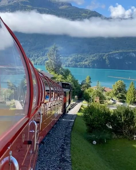 🌎 EarthPix 🌎 on Instagram: “Train ride in Lake Brienz, Switzerland 📽 @michelphotographych 🎶 SALES - Chinese New Year” Places In Switzerland, Amazing Places On Earth, Beautiful Places Nature, Beautiful Scenery Nature, Alam Yang Indah, Beautiful Places In The World, Vacation Places, Bern, Beautiful Nature Pictures