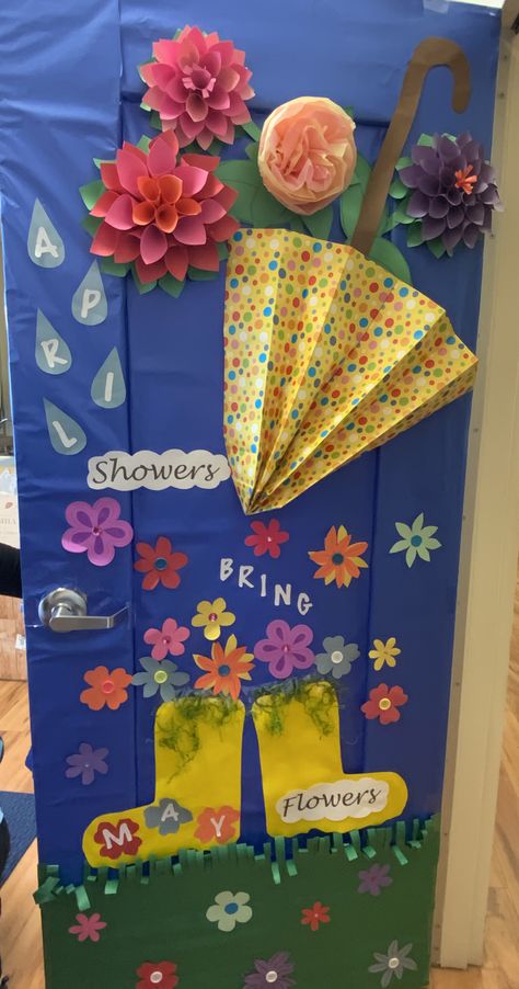 Classroom Door Decorations For Spring, May Themed Classroom Door Ideas, April Classroom Decorations, Spring Door For Classroom, April Window Display Ideas, Spring School Door Decorations, Spring Decorating Ideas For Classroom, Summer Classroom Door Decorations, April Theme Classroom Door